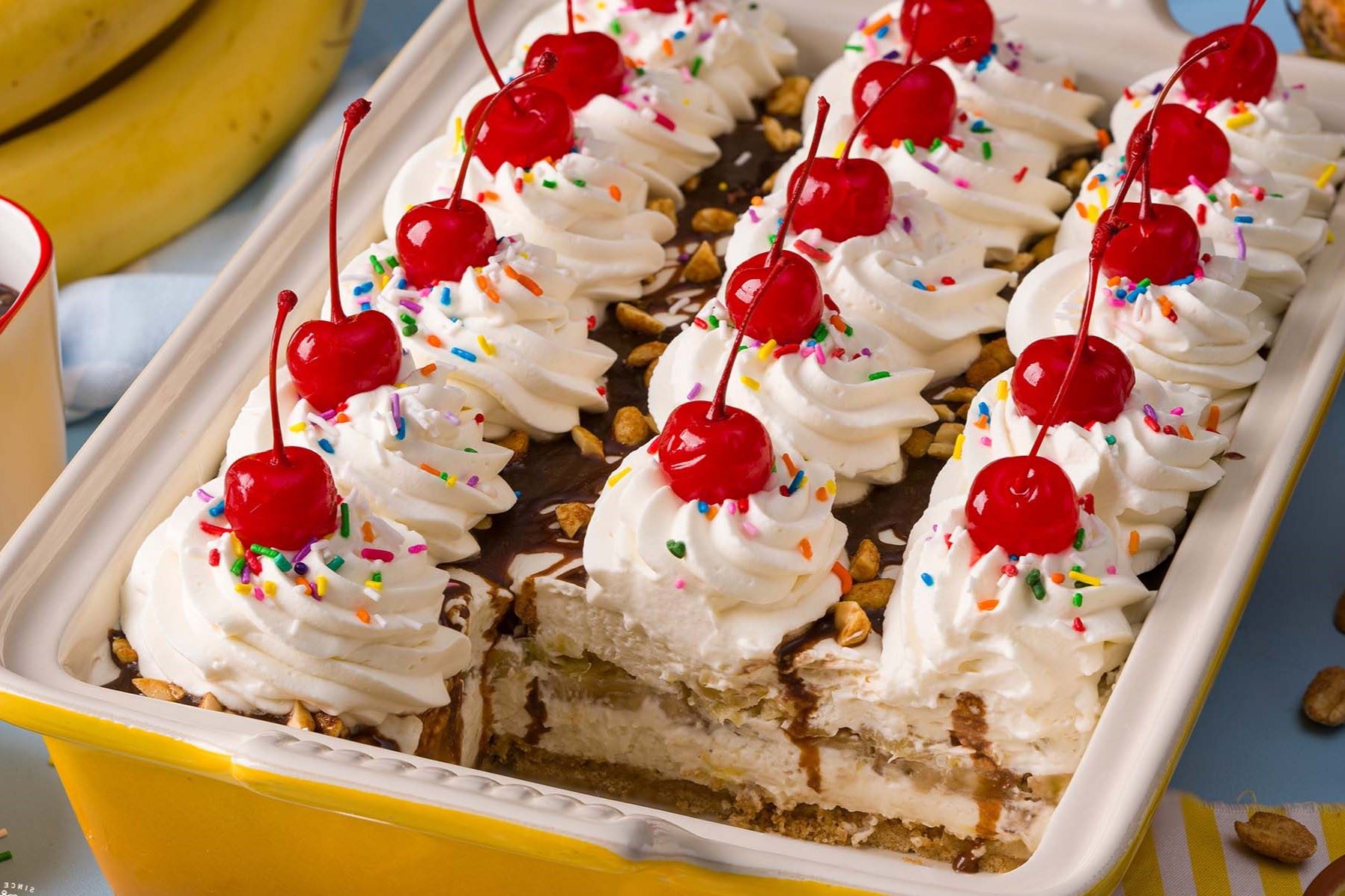 banana-split-cake-recipe