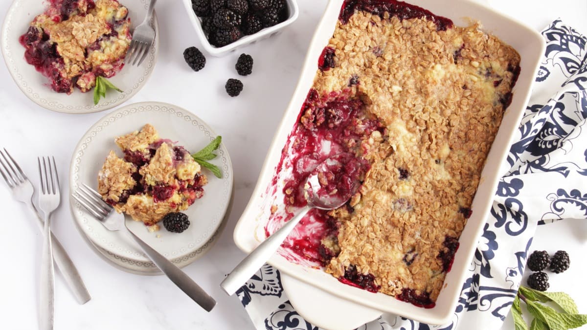 blackberry-dump-cake-recipe