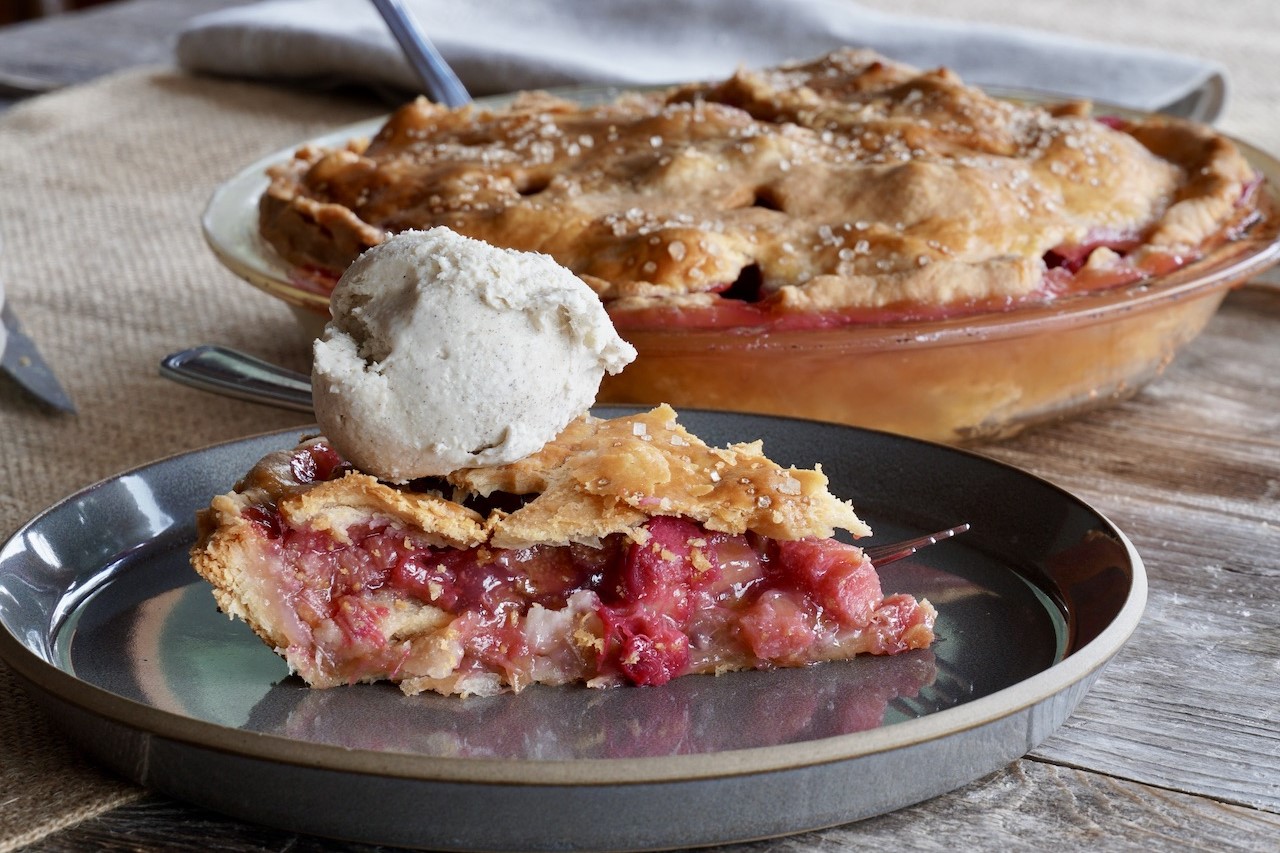 fresh-rhubarb-pie-recipe