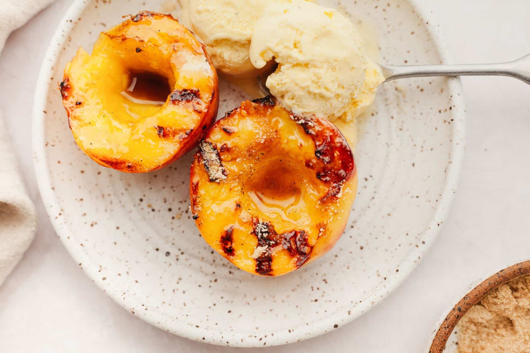 grilled-peaches-and-ice-cream-recipe