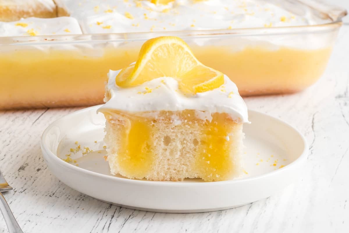 lemon-poke-cake-recipe