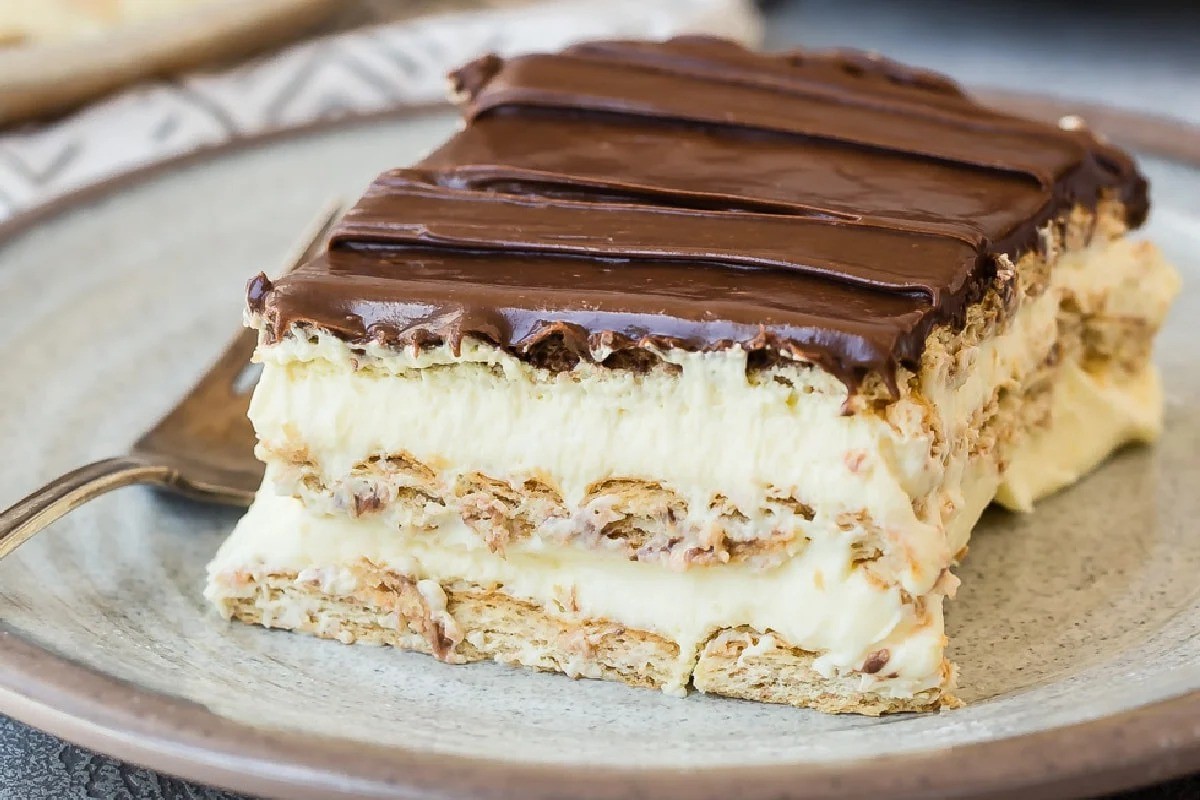 no-bake-chocolate-eclair-cake-recipe