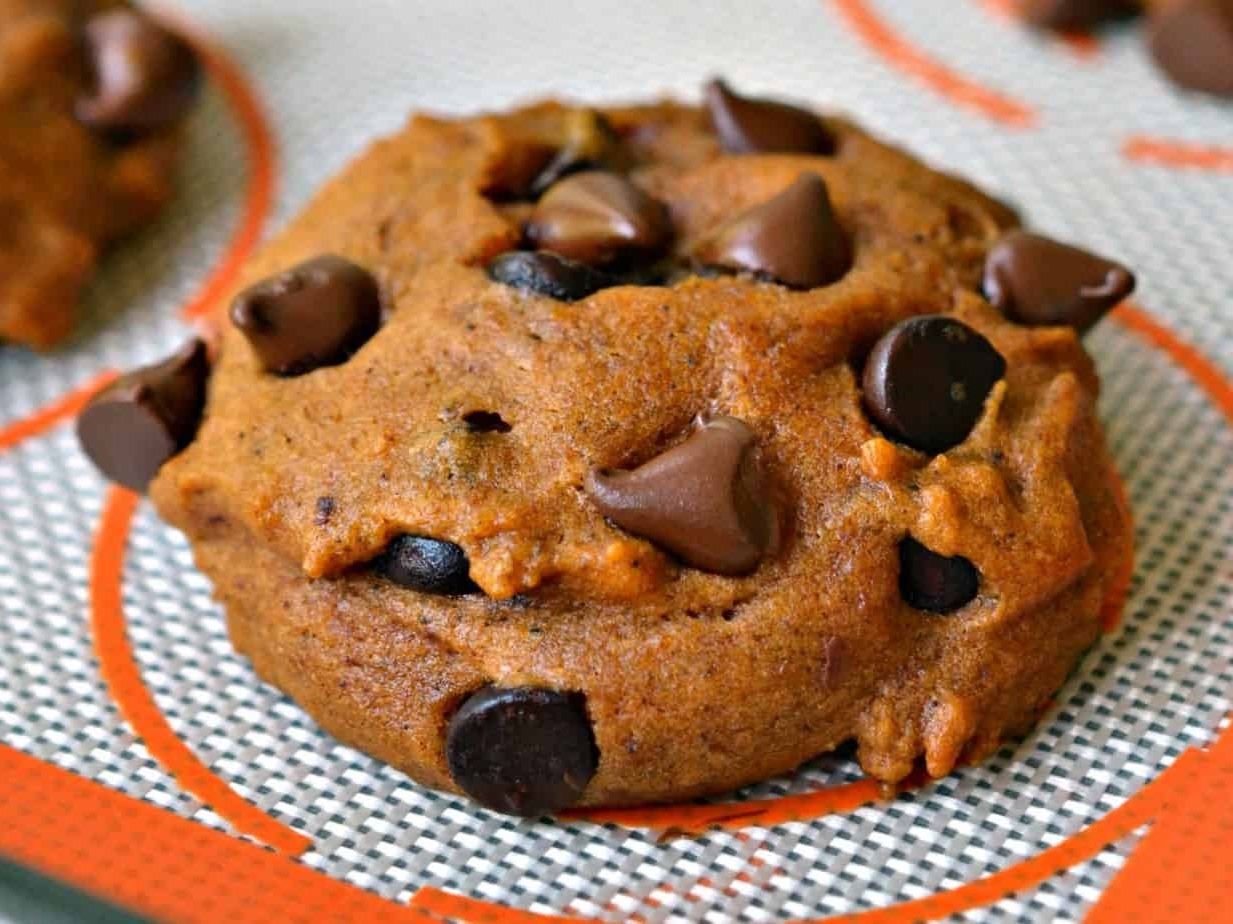 pumpkin-chocolate-chip-cookies-recipe