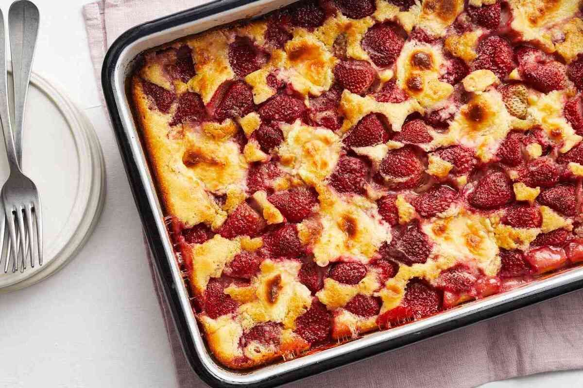 strawberry-cream-cheese-cobbler-recipe