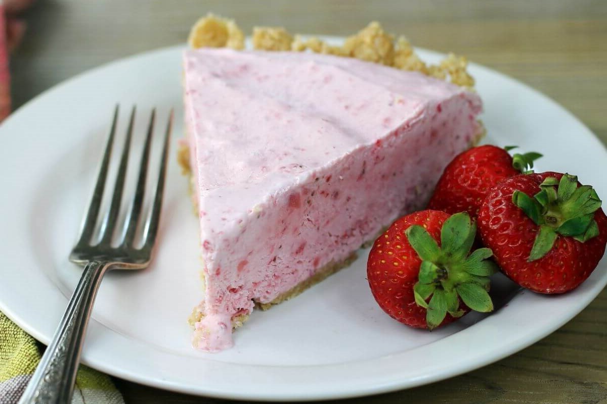 strawberry-frozen-pie-recipe