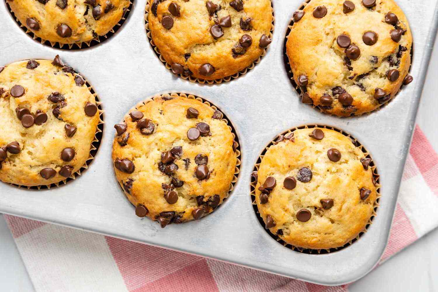 zucchini-chocolate-chip-muffins-recipe