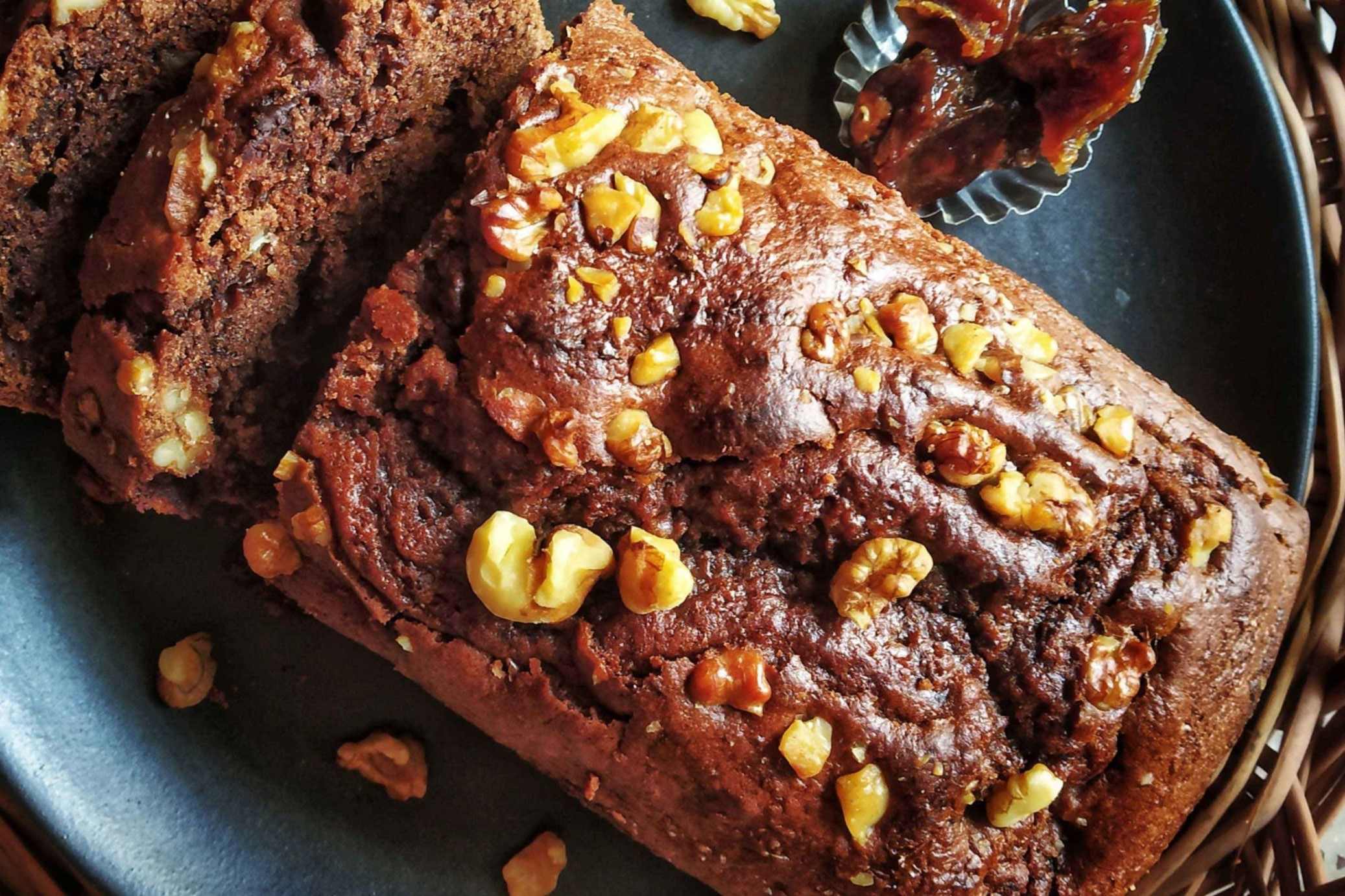 british-date-and-walnut-loaf-cake-recipe