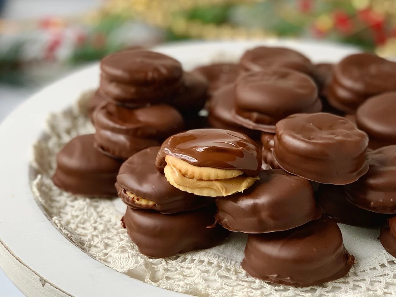 chocolate-coated-peanut-butter-crackers-recipe