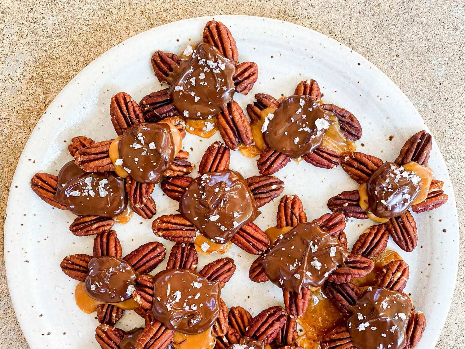 christmas-turtles-candies-recipe