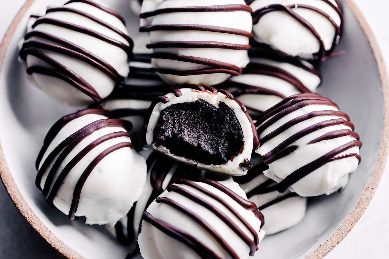 oreo-cookie-balls-recipe