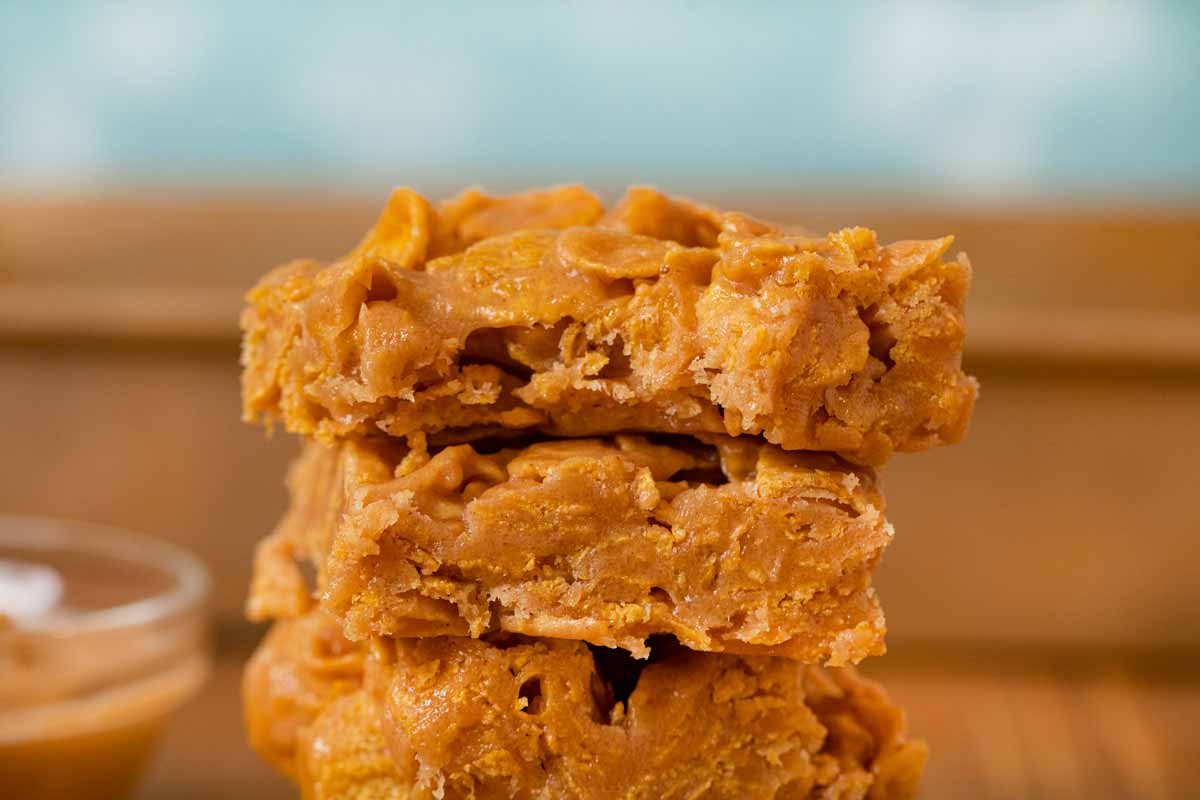 peanut-butter-cornflake-crunch-bars-recipe