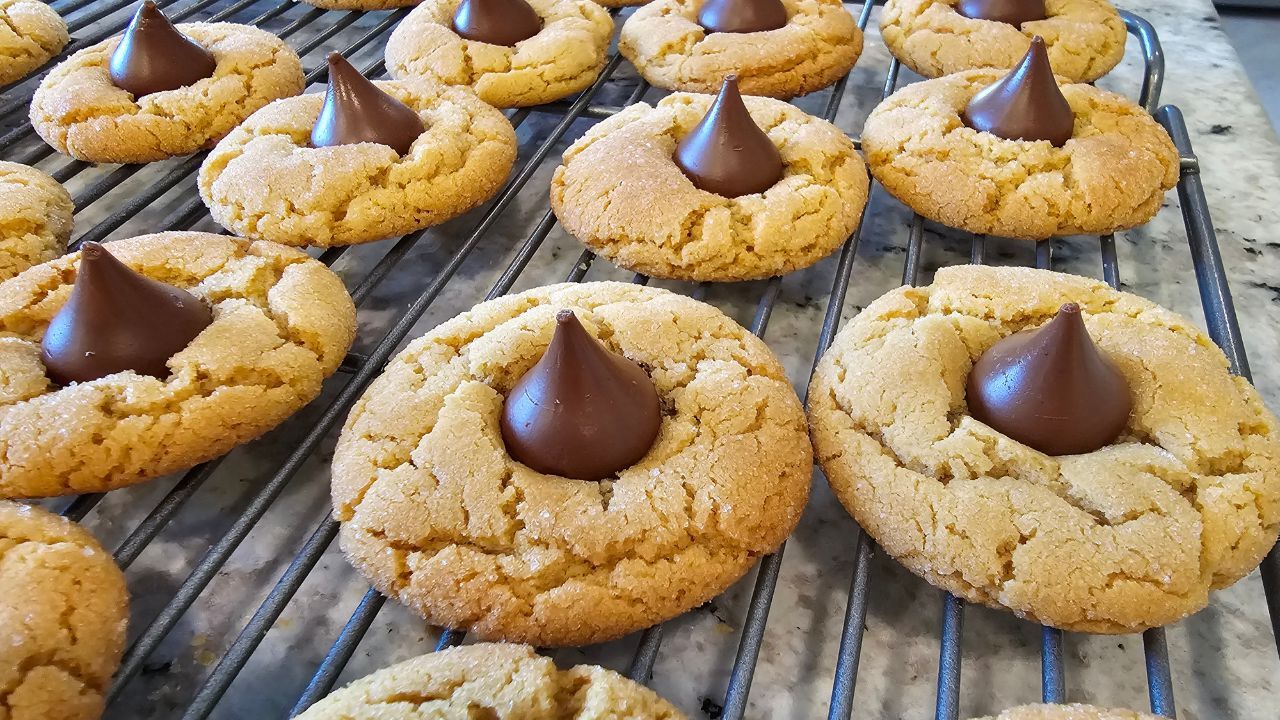 peanut-butter-kiss-cookies-recipe