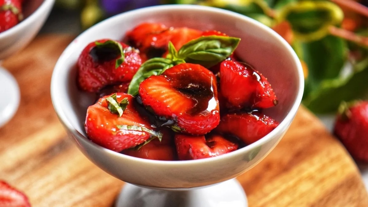 strawberries-with-balsamic-vinegar-recipe