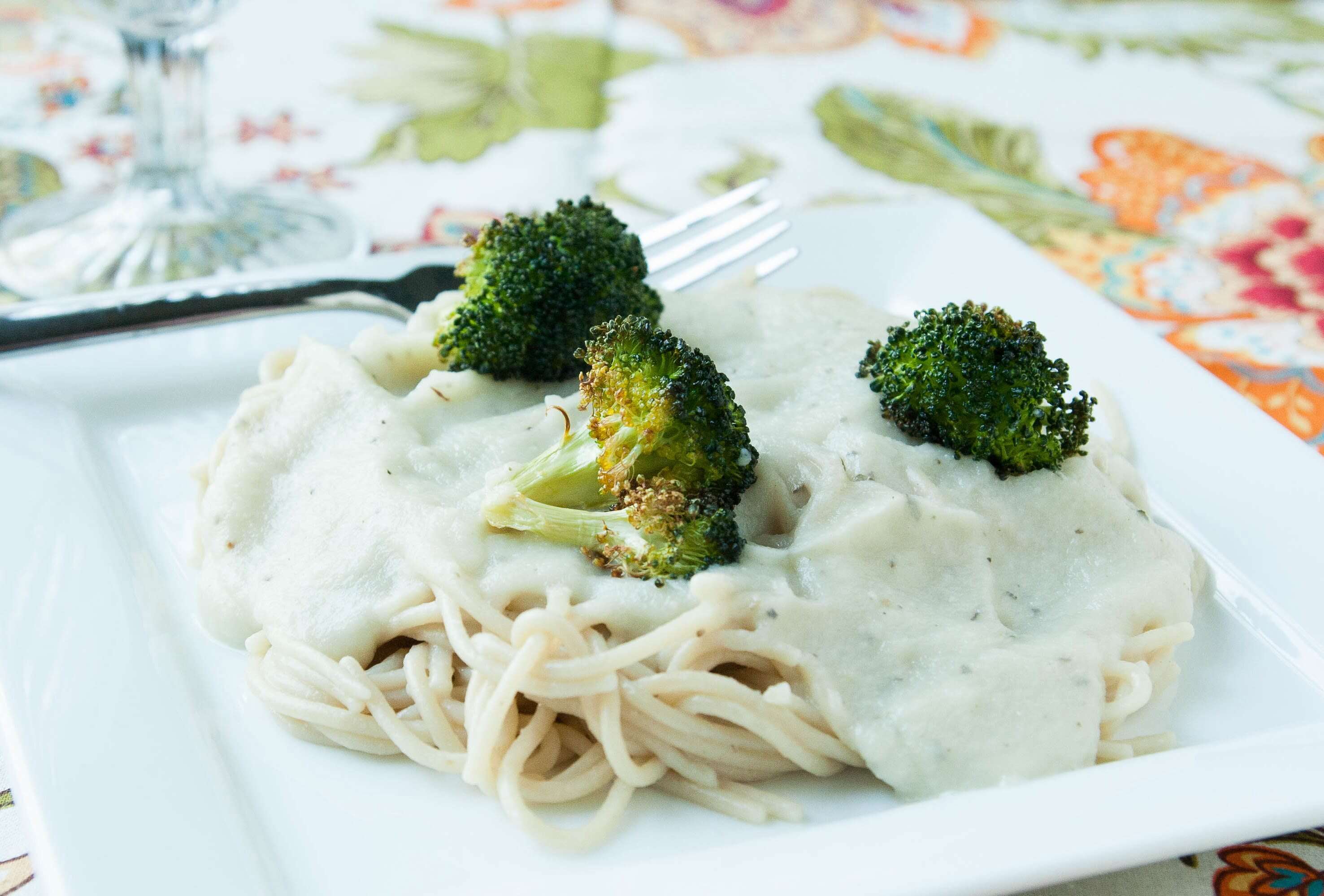 vegan-alfredo-with-broccoli-recipe