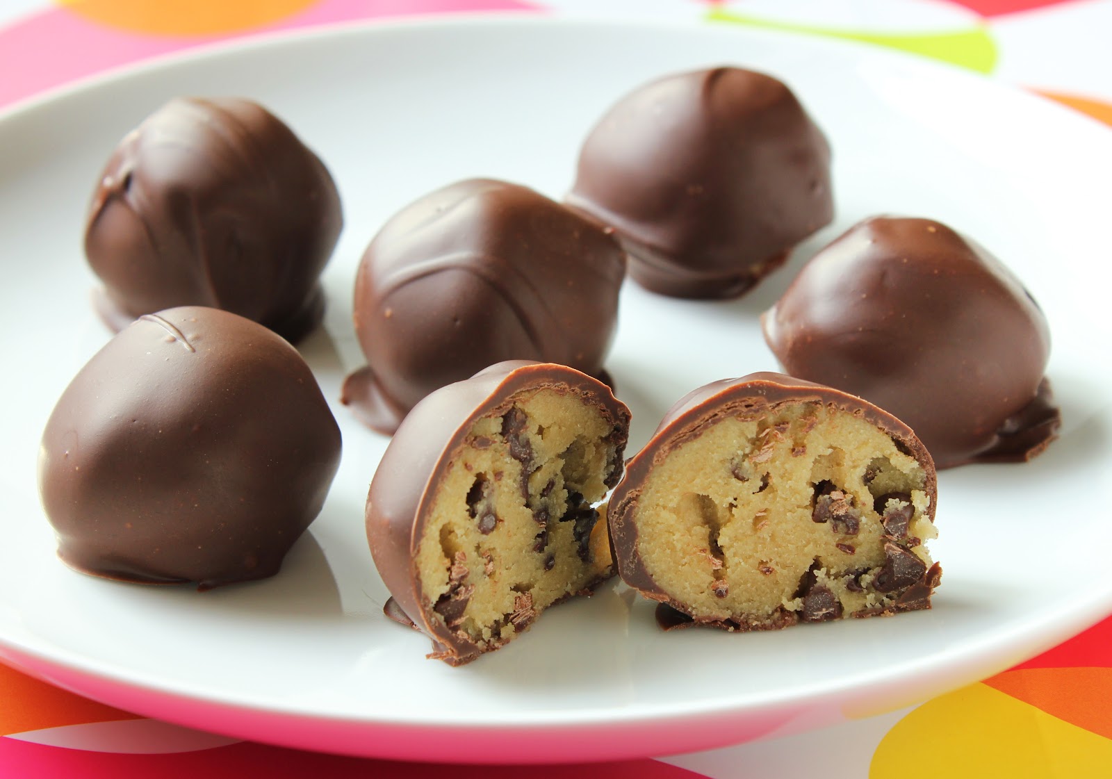 chocolate-chip-cookie-dough-truffle-recipe