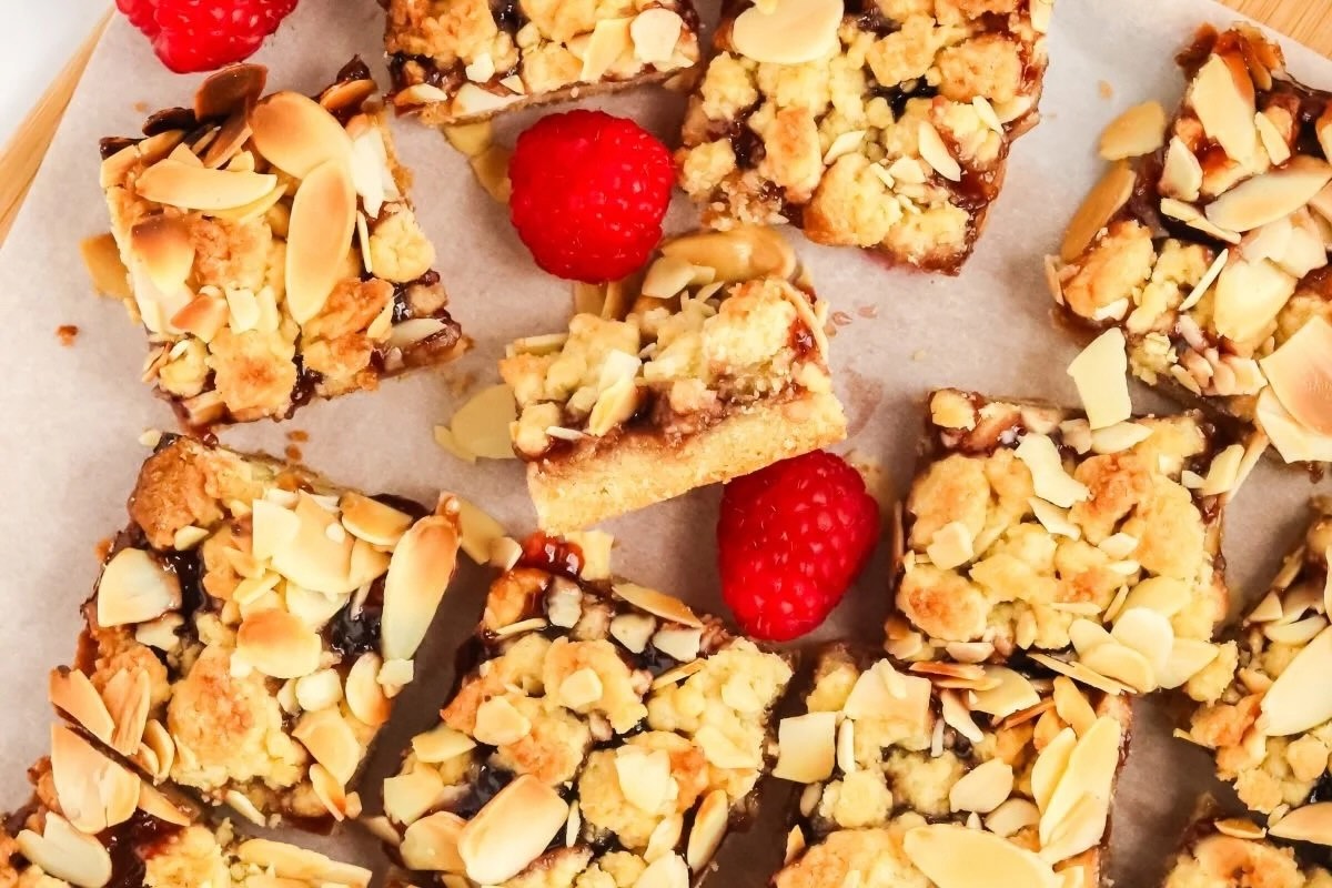 raspberry-almond-bars-recipe