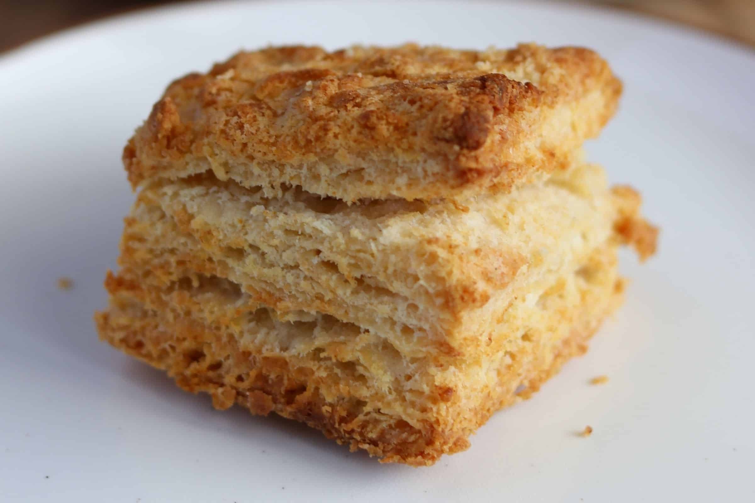 air-fryer-buttermilk-biscuits-recipe