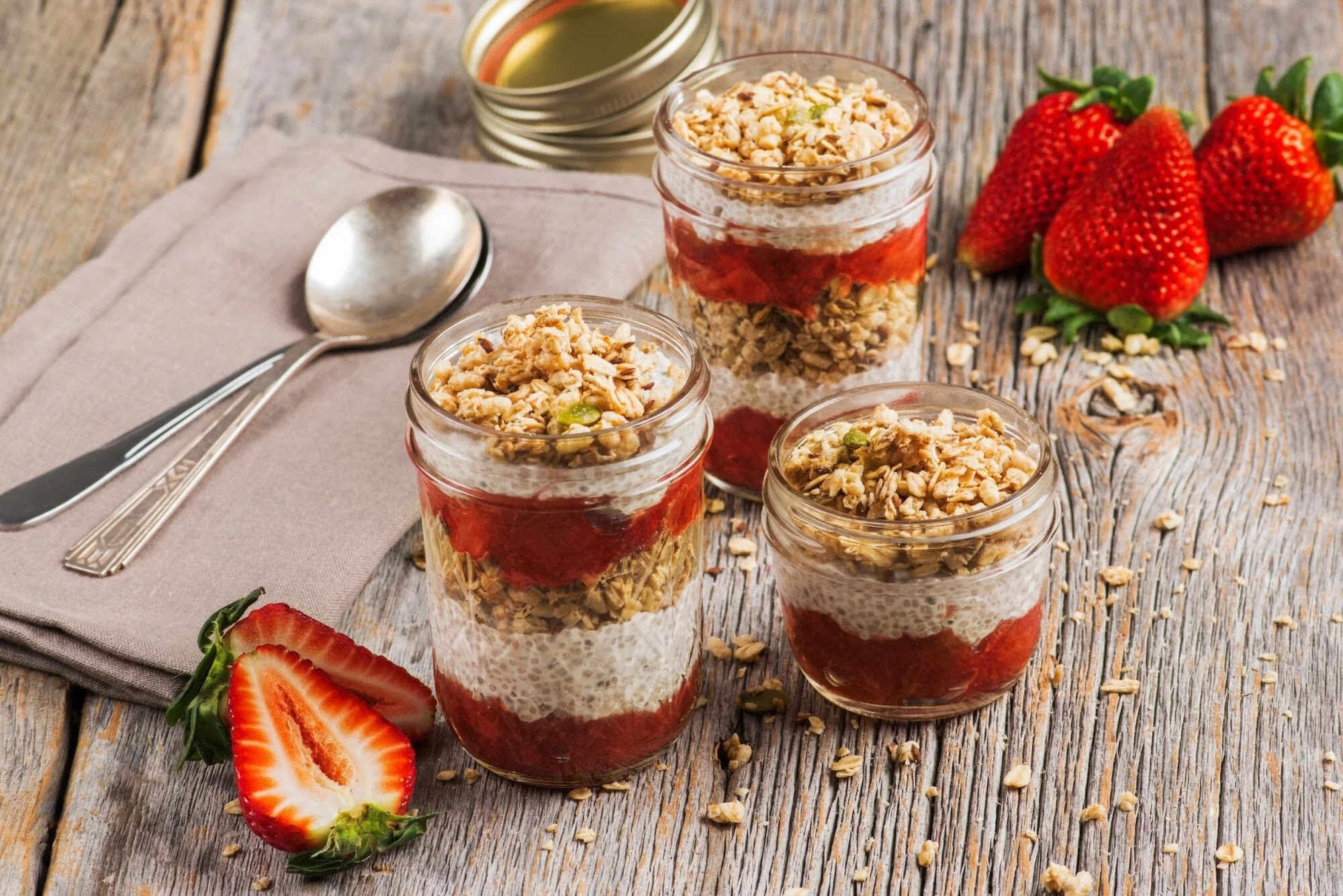 berry-rhubarb-parfait-recipe