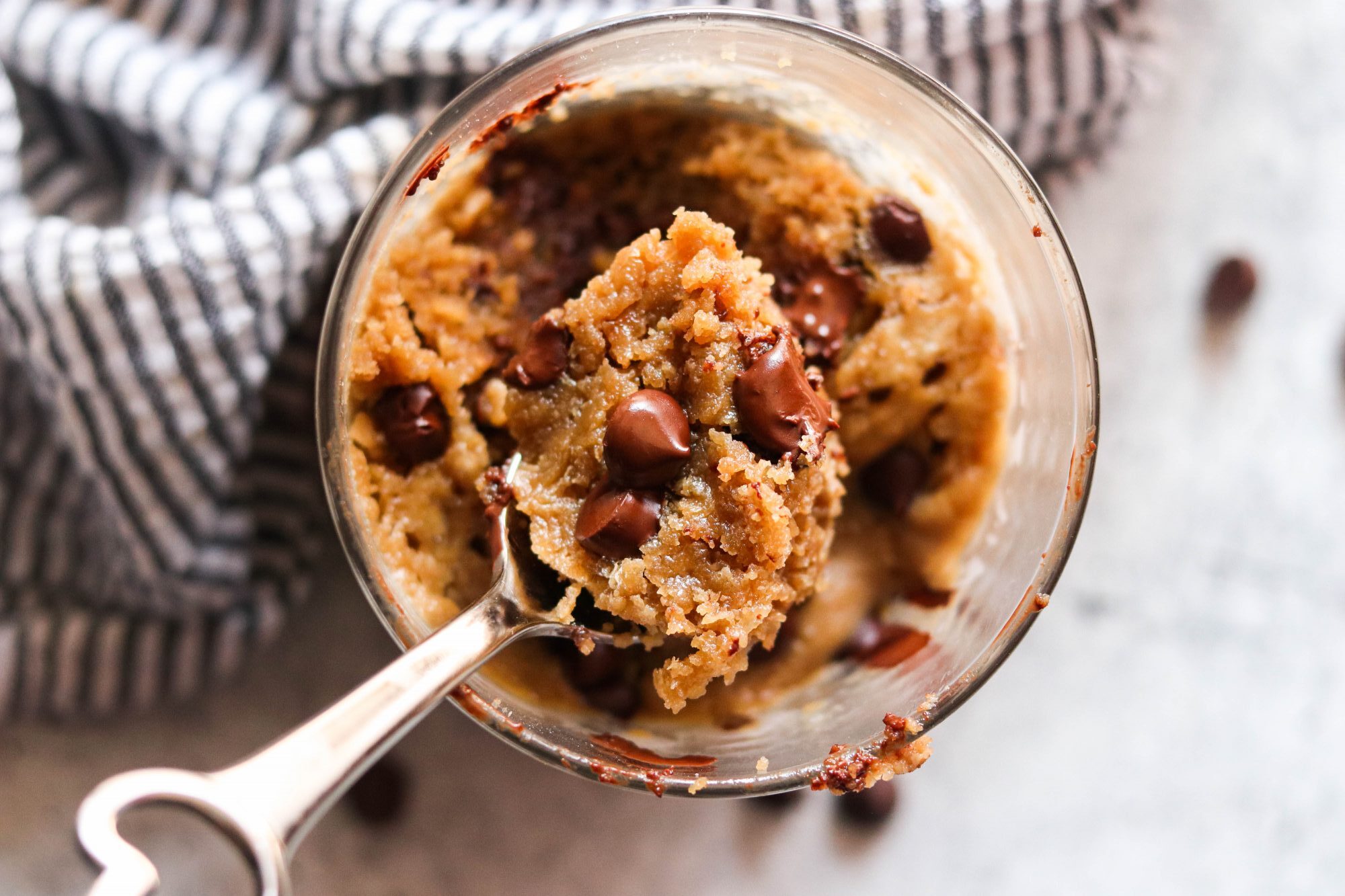 chocolate-chip-cookie-in-a-mug-recipe