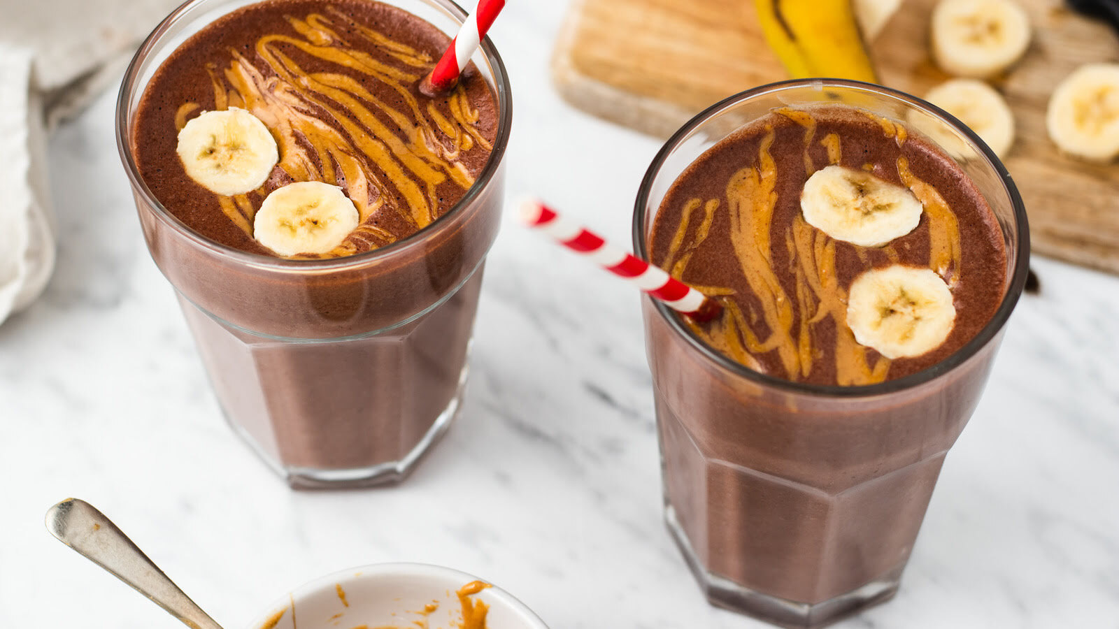 chocolate-peanut-butter-banana-smoothie-recipe