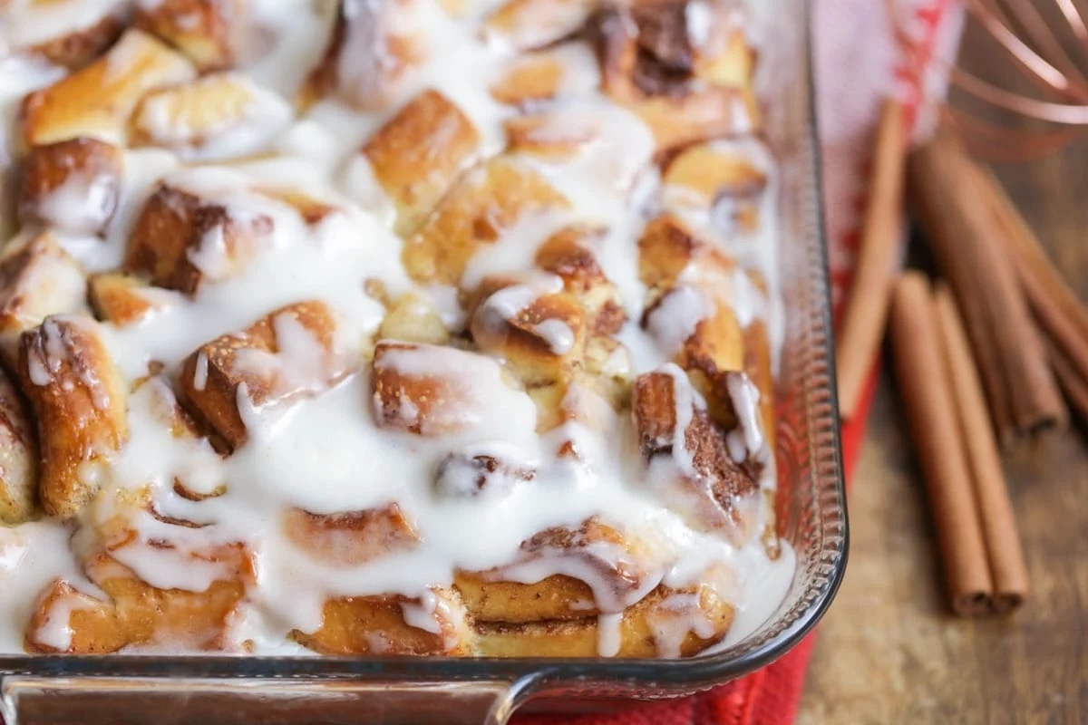cinnamon-roll-french-toast-casserole-recipe