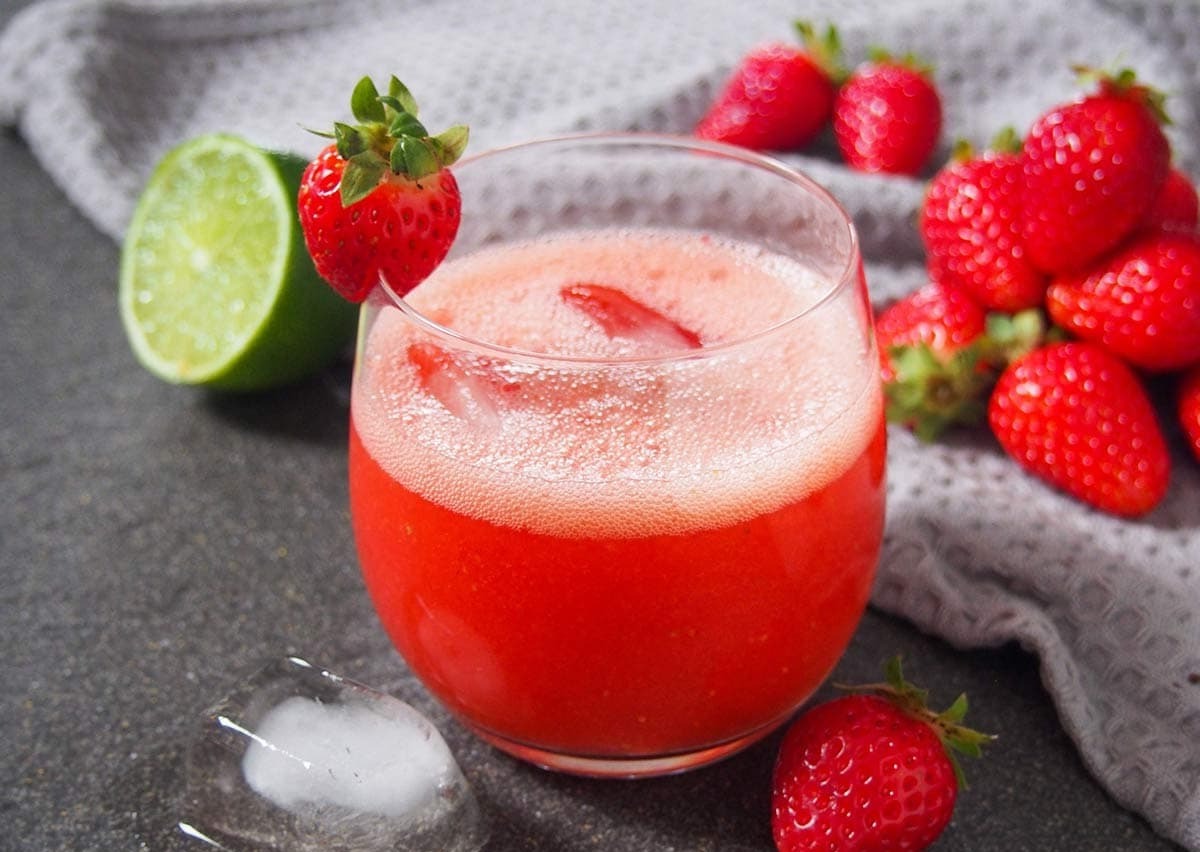 mexican-strawberry-water-recipe
