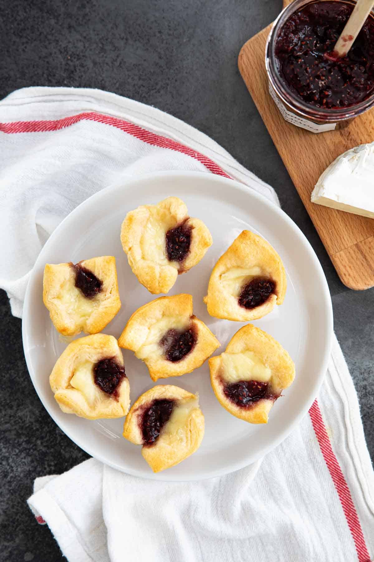 raspberry-brie-bites-recipe