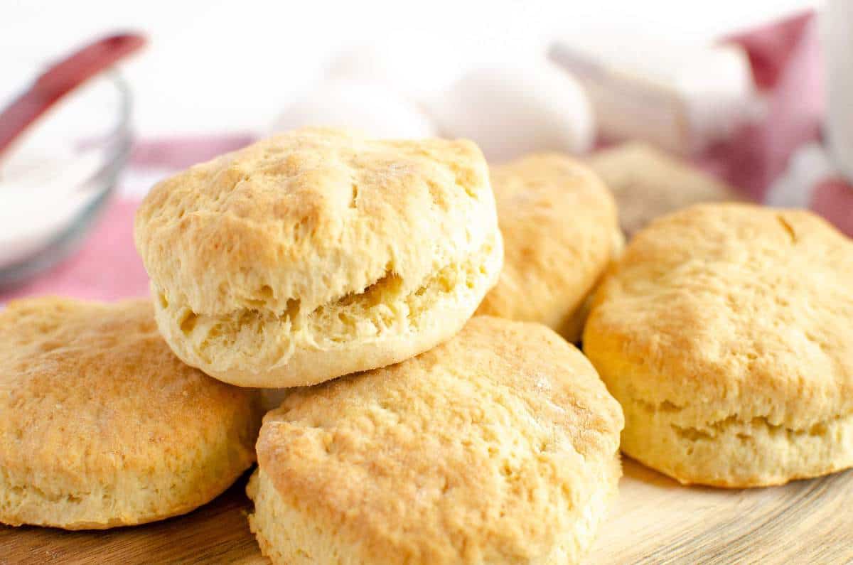 sour-cream-biscuits-recipe